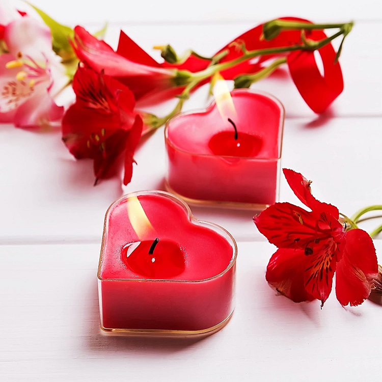 Derben Clove RED Heart Shaped Candles Pack of 10