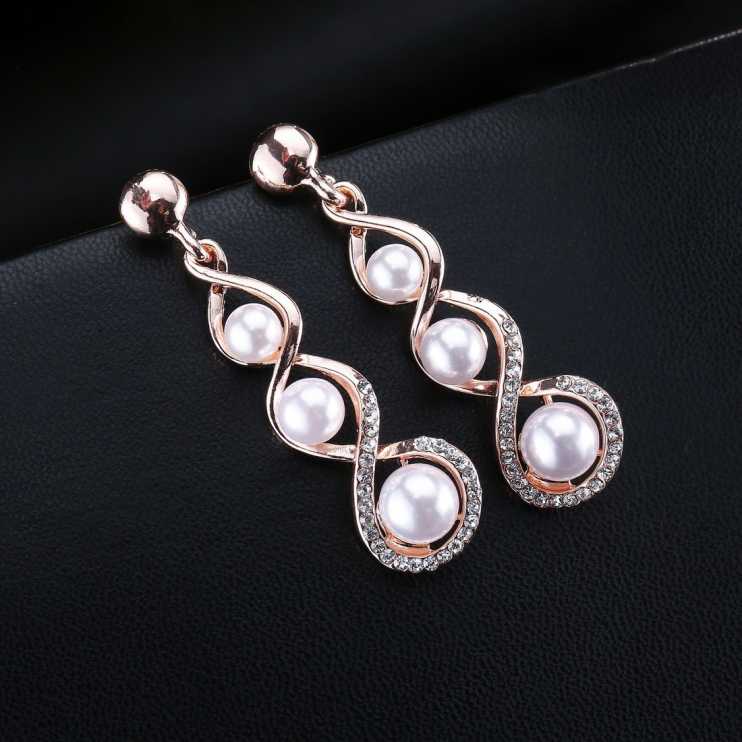 Beautiful Pompous Design Pearls Stud Exclusive Earrings Rose Gold